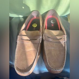 Classic Levi slip on loafer - super stylish men’s 13